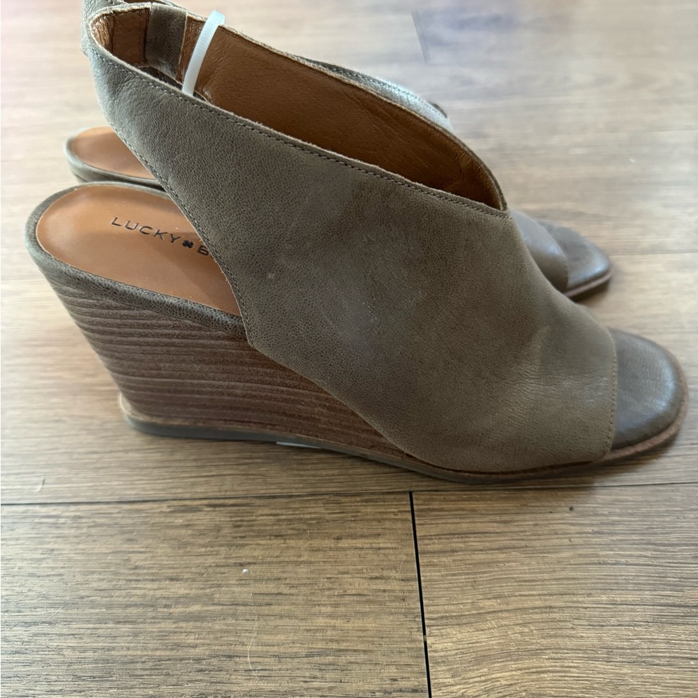 NEW Lucky Brand Womens Lordyn Open Toe Leather Wedge Ankle Shoes sz 8.5w